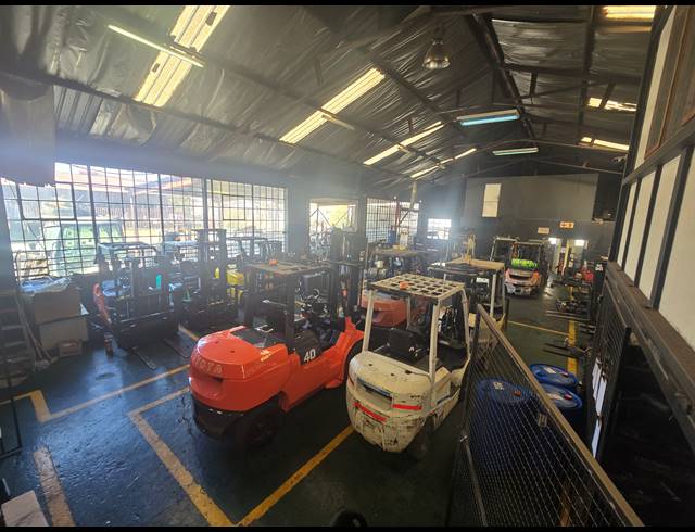 500M² WAREHOUSE TO LET IN ANDERBOLT